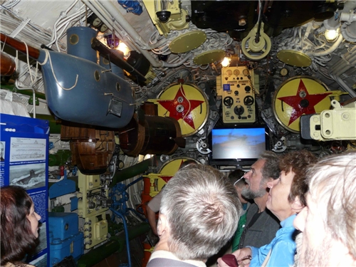 p0000000.jpg (200229 bytes)