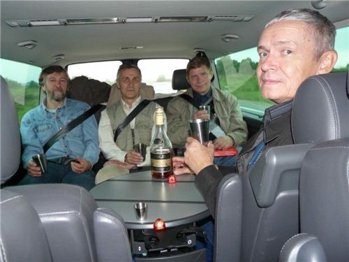 p0000009.jpg (149938 bytes)