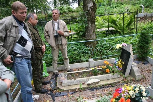 p0000012.jpg (216981 bytes)