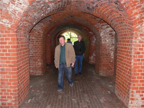 p0000026.jpg (199982 bytes)